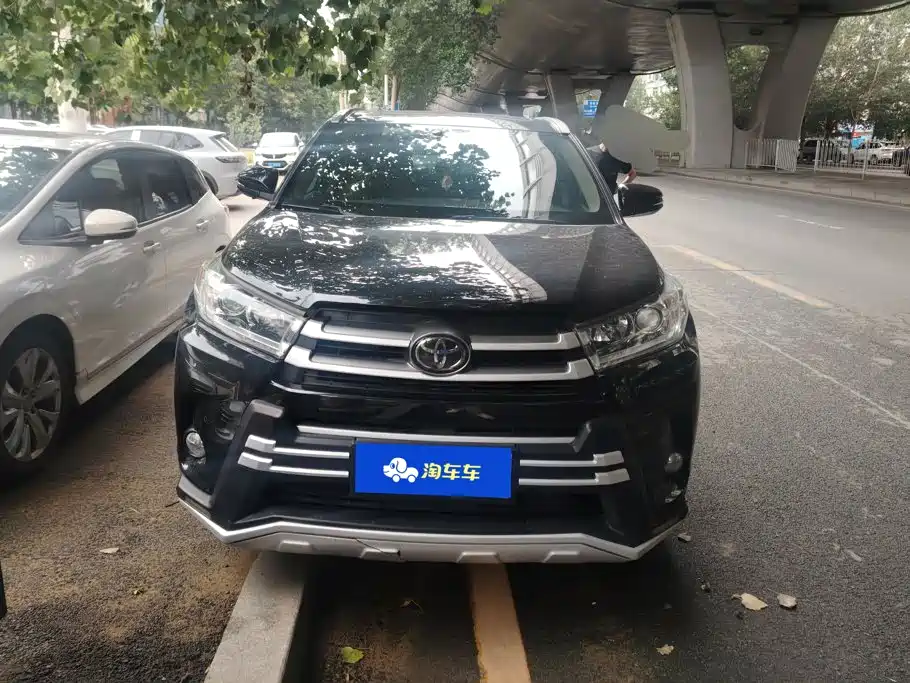 Toyota Highlander 2018 — фото 2