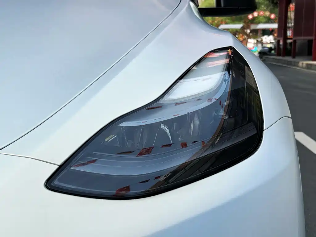 Tesla Model Y 2021 — фото 16