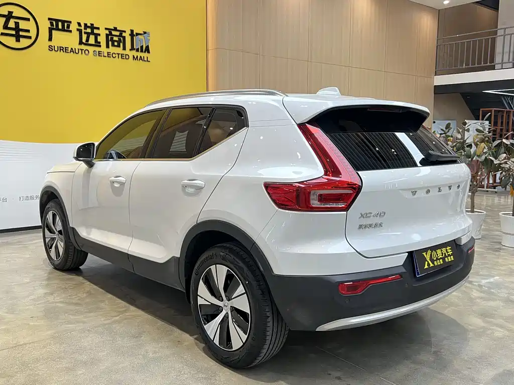 Volvo XC40 2022 — фото 5