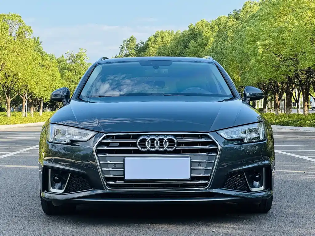Audi A4 2020 — фото 2