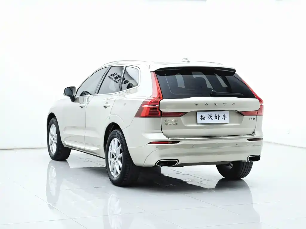 Volvo XC60 2018 — фото 34