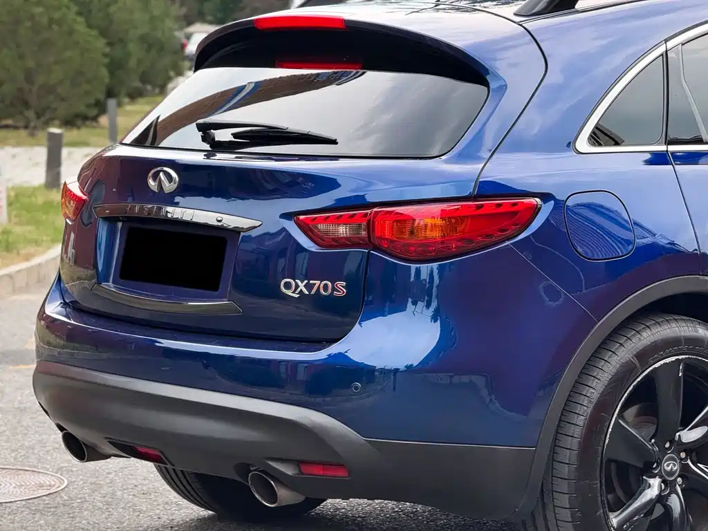 Infiniti QX70 2016 — фото 14