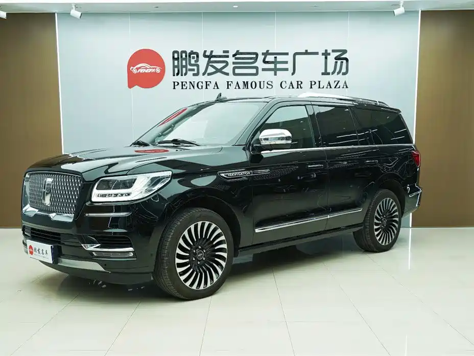 Lincoln Navigator 2022 — фото 1