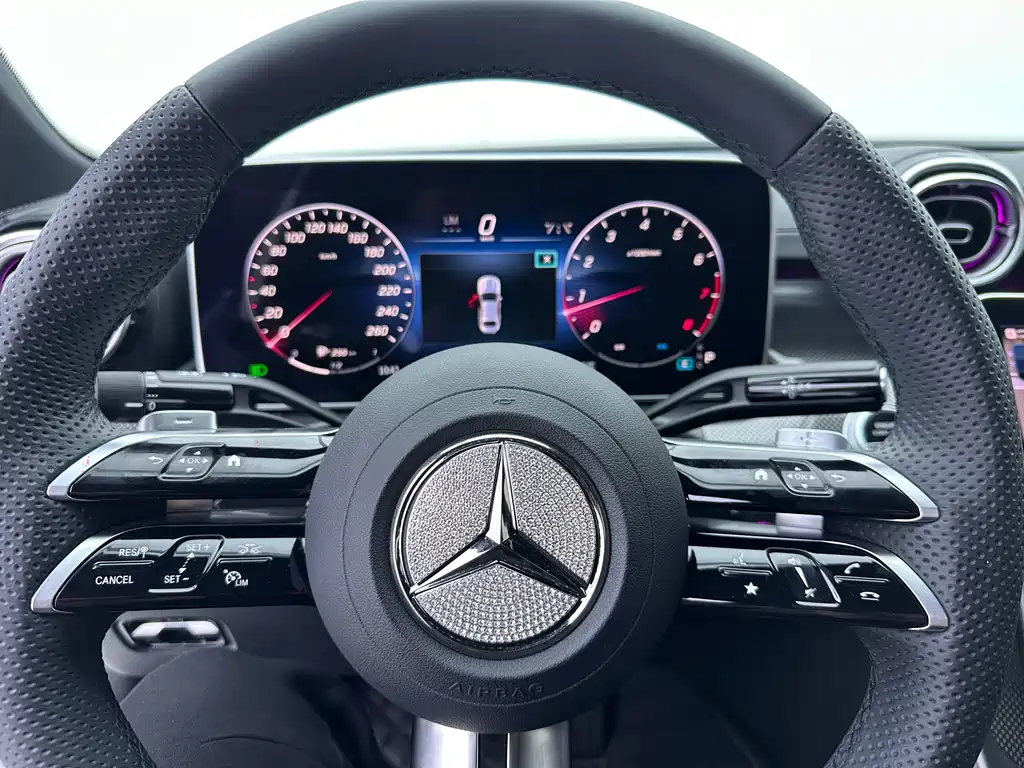 Mercedes-Benz C-Class 2024 — фото 23