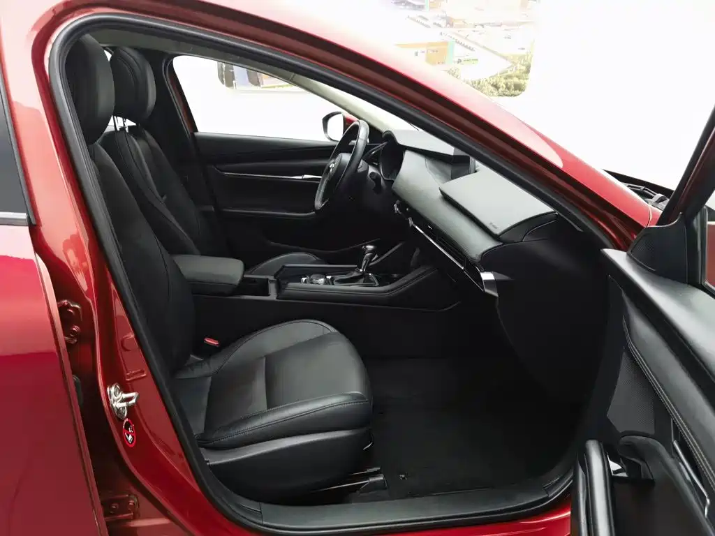 Mazda 3 Axela 2020 — фото 23