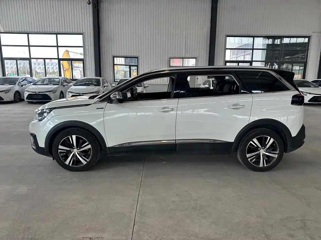 Peugeot 5008 2017 — фото 8