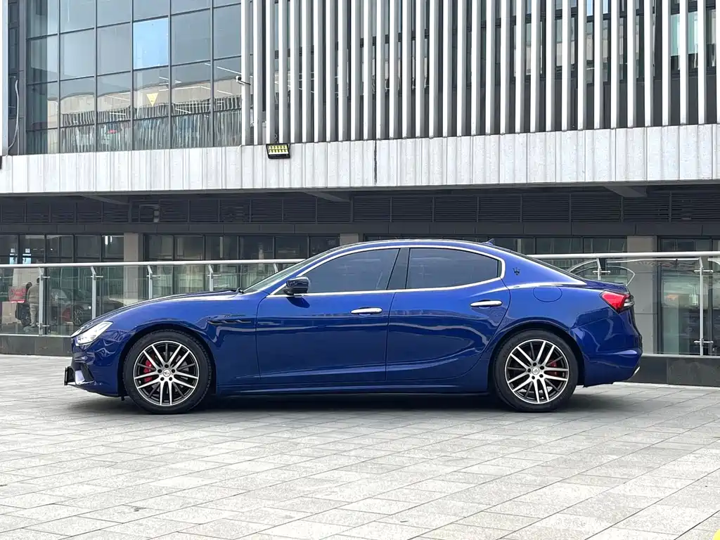 Maserati Ghibli 2021 — фото 7