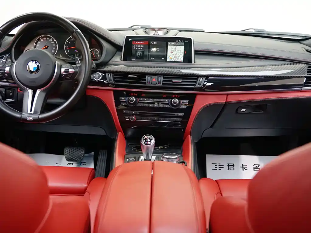 BMW X6 M 2018 — фото 10
