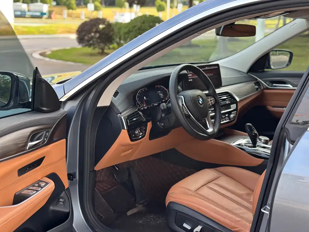 BMW 6 Series GT 2021 — фото 13