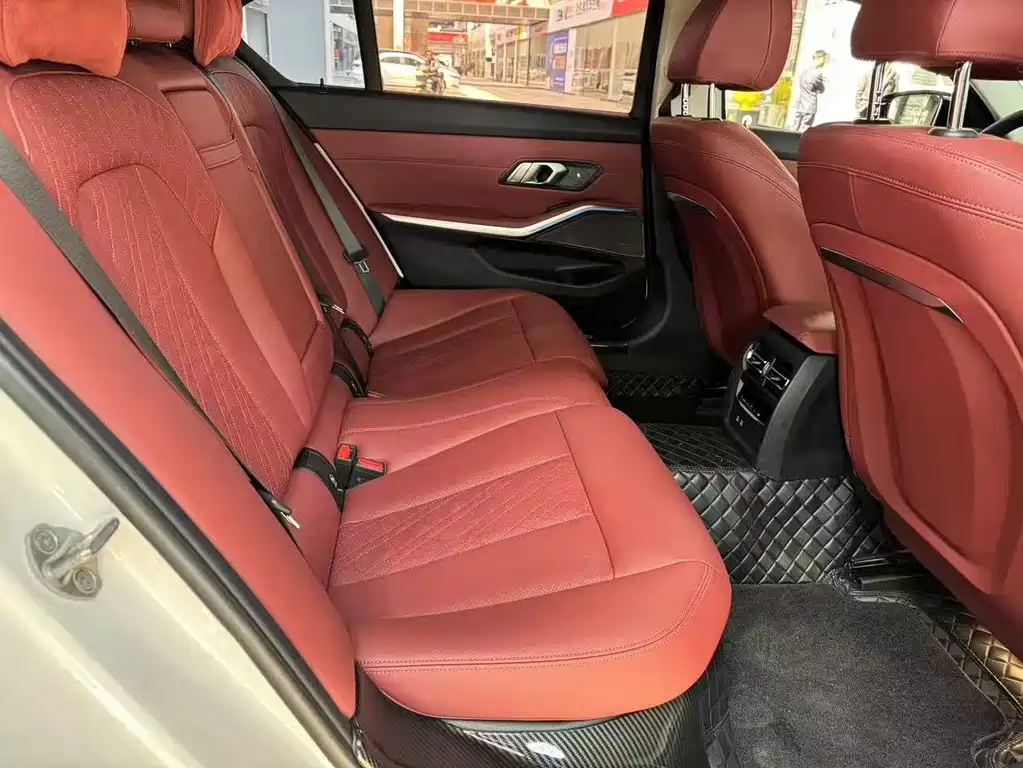 BMW 3 Series 2023 — фото 10
