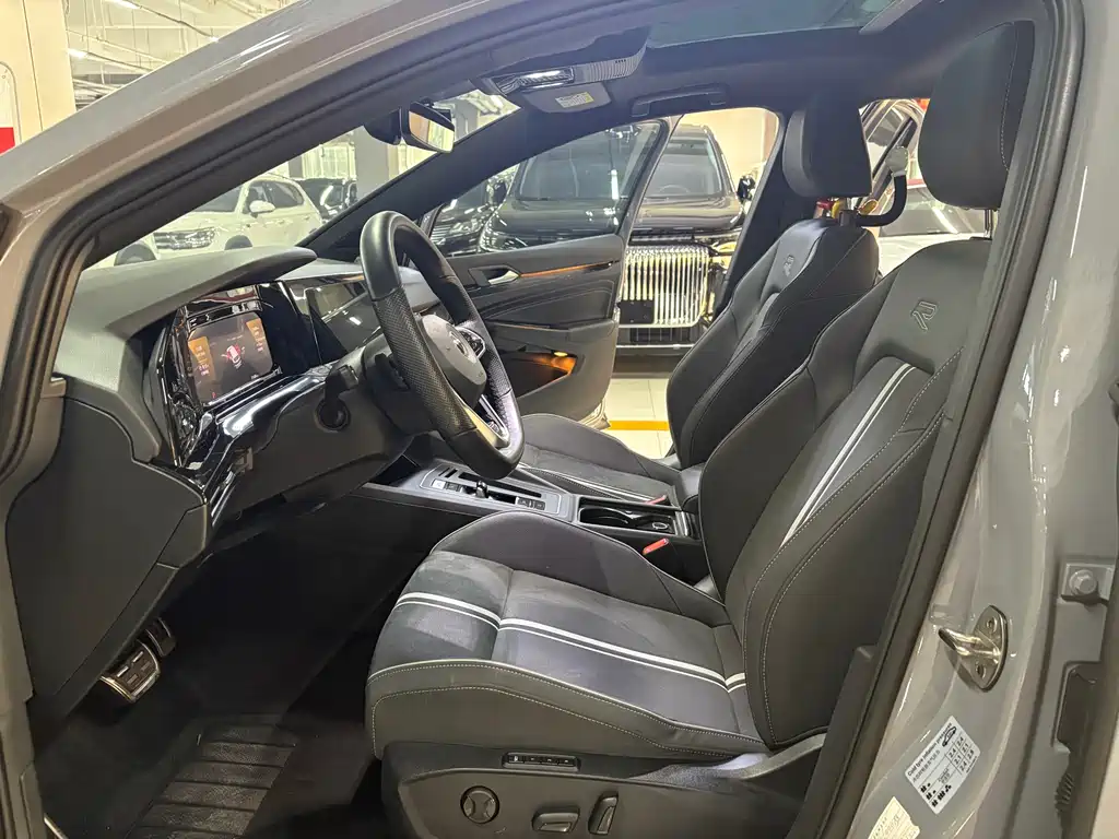 Volkswagen Golf 2022