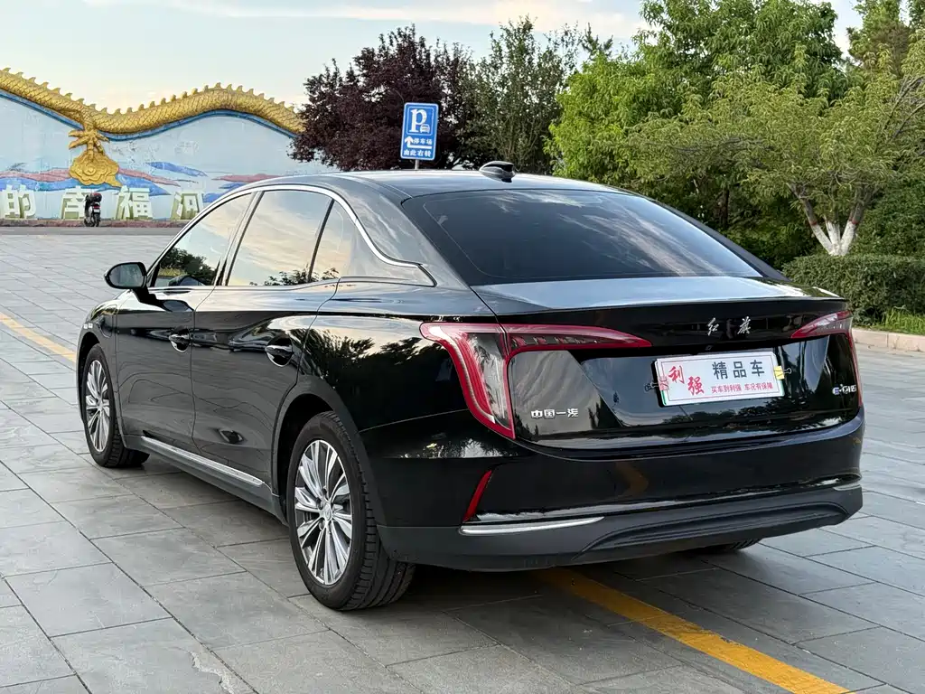 Hongqi E-QM5 2022 — фото 16