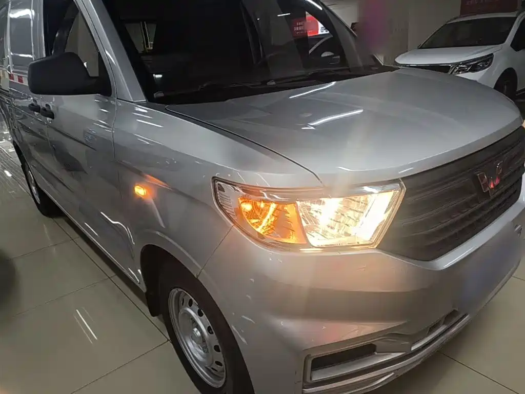 Wuling Hongguang V 2021 — фото 4