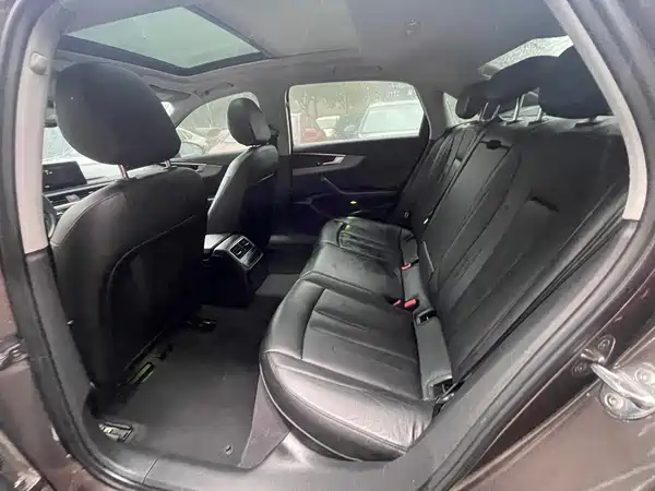 Audi A4L 2018