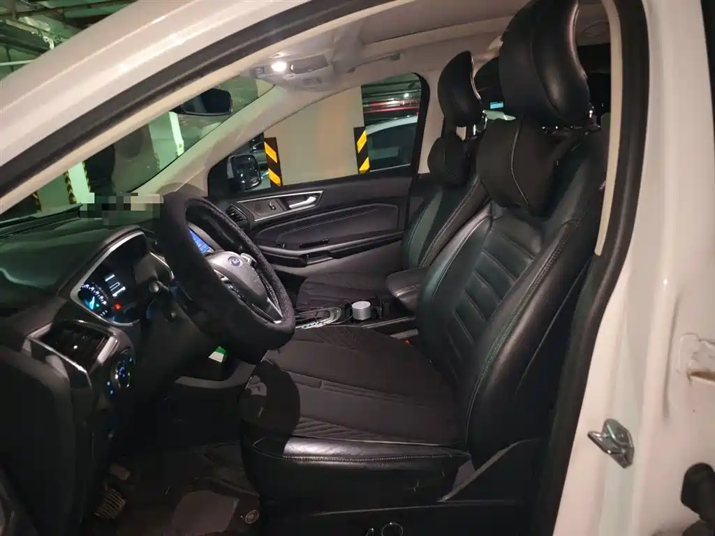 Ford Edge 2017 — фото 16