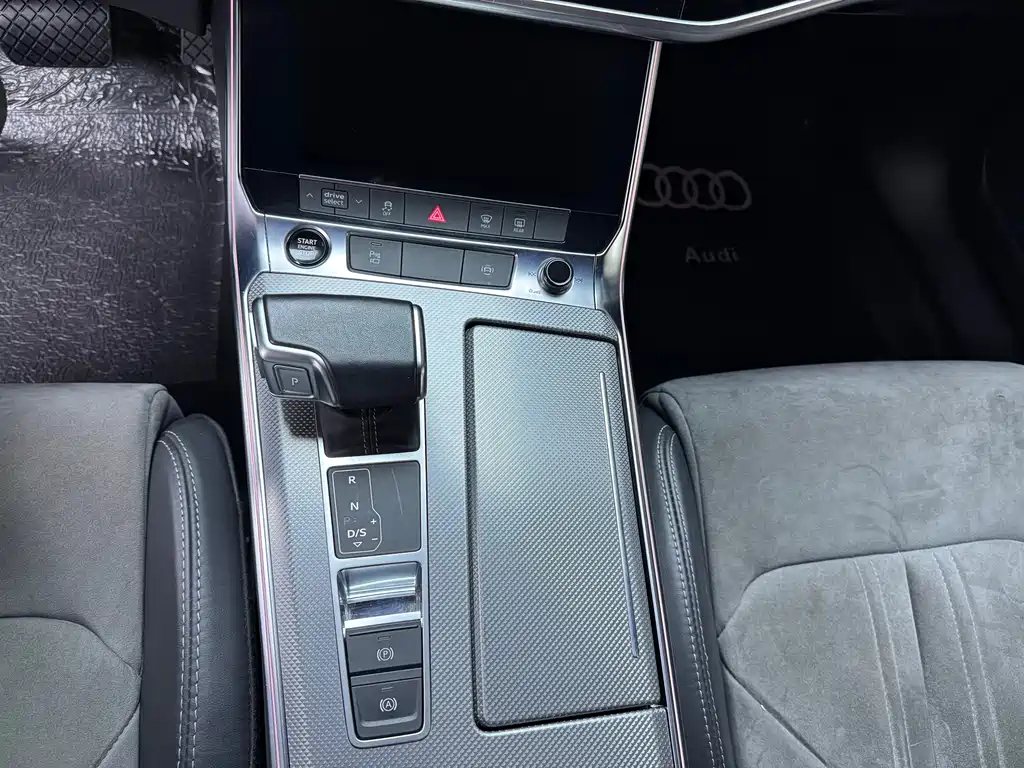 Audi A6L 2021