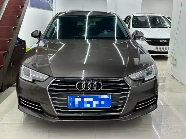 Audi A4L 2018