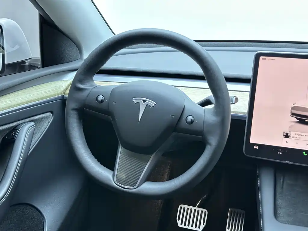 Tesla Model Y 2022 — фото 17