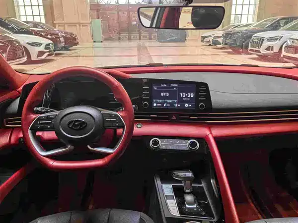 Hyundai Elantra 2023
