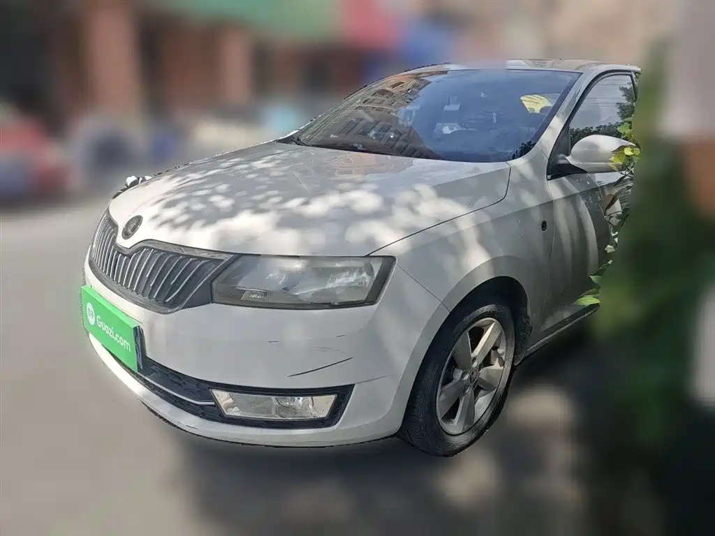 Skoda Rapid 2014 — фото 1