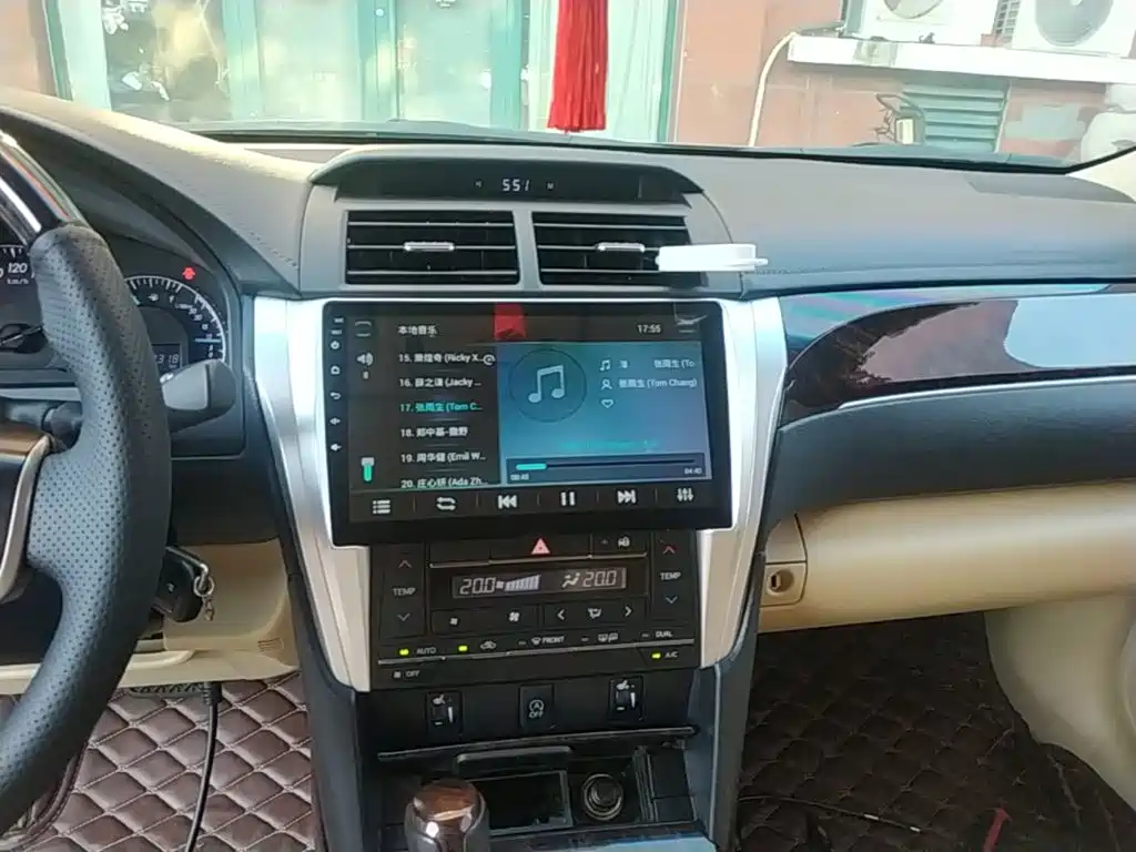 Toyota Camry 2017 — фото 13