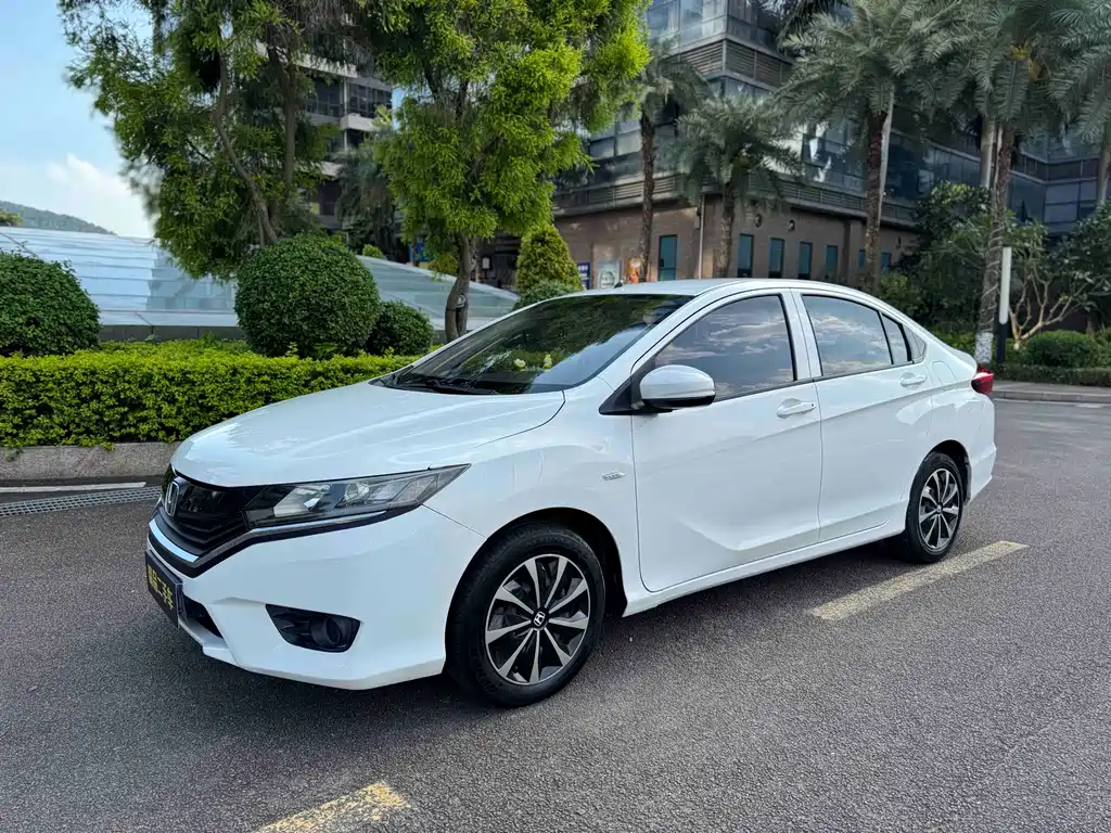 Honda Greiz 2016