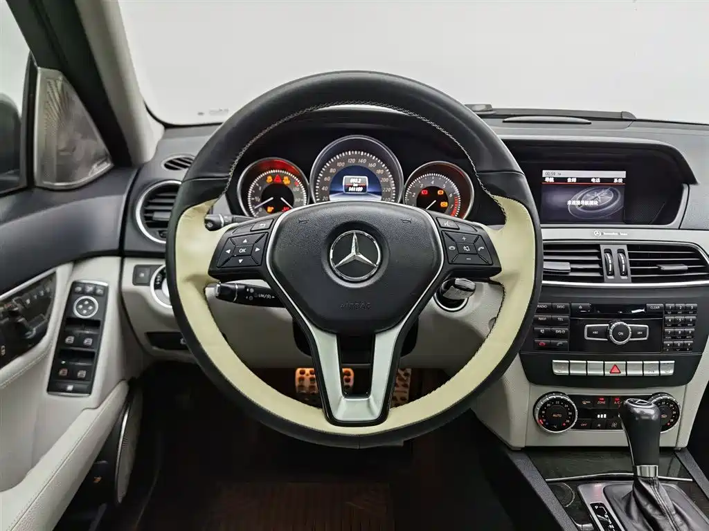Mercedes-Benz C-Class 2014 — фото 11