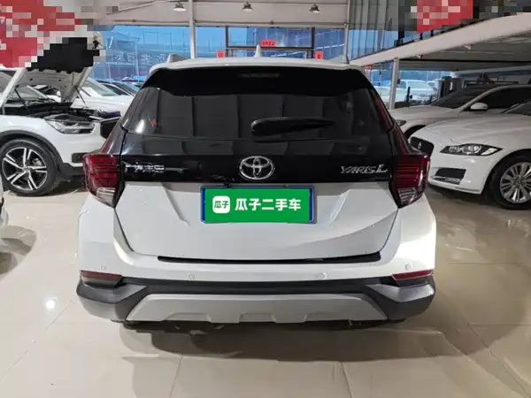 Toyota Yaris L 2021