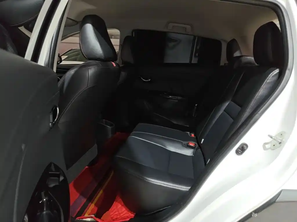 Toyota Yaris L 2021 — фото 17