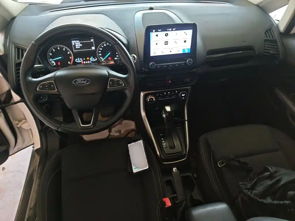 Ford EcoSport 2017 — фото 10