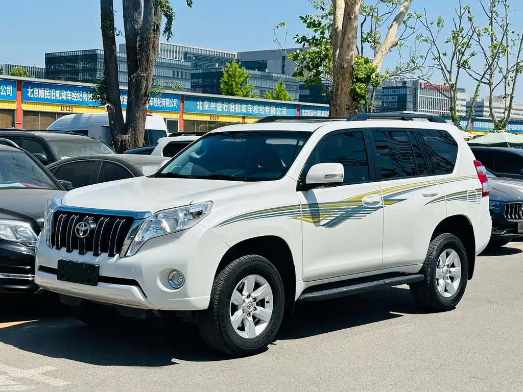 Toyota Prado 2017 — фото 1