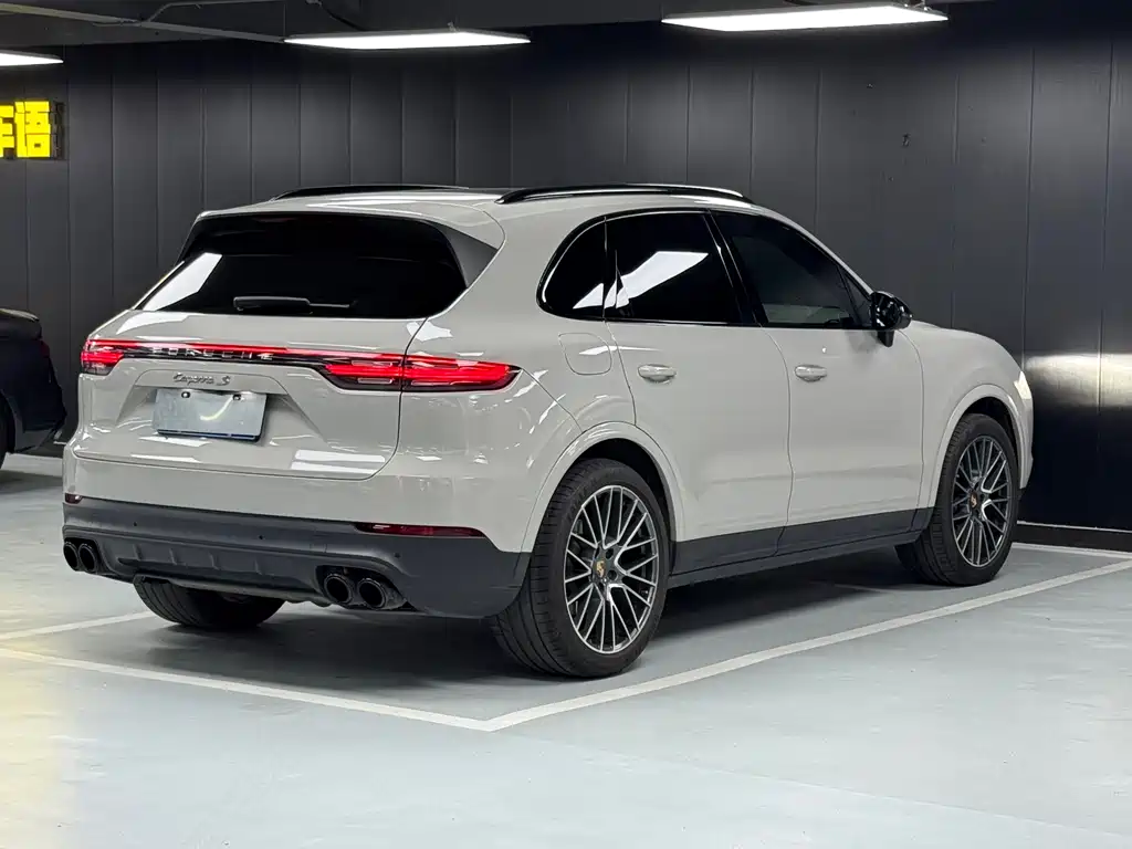 Porsche Cayenne 2019 — фото 14