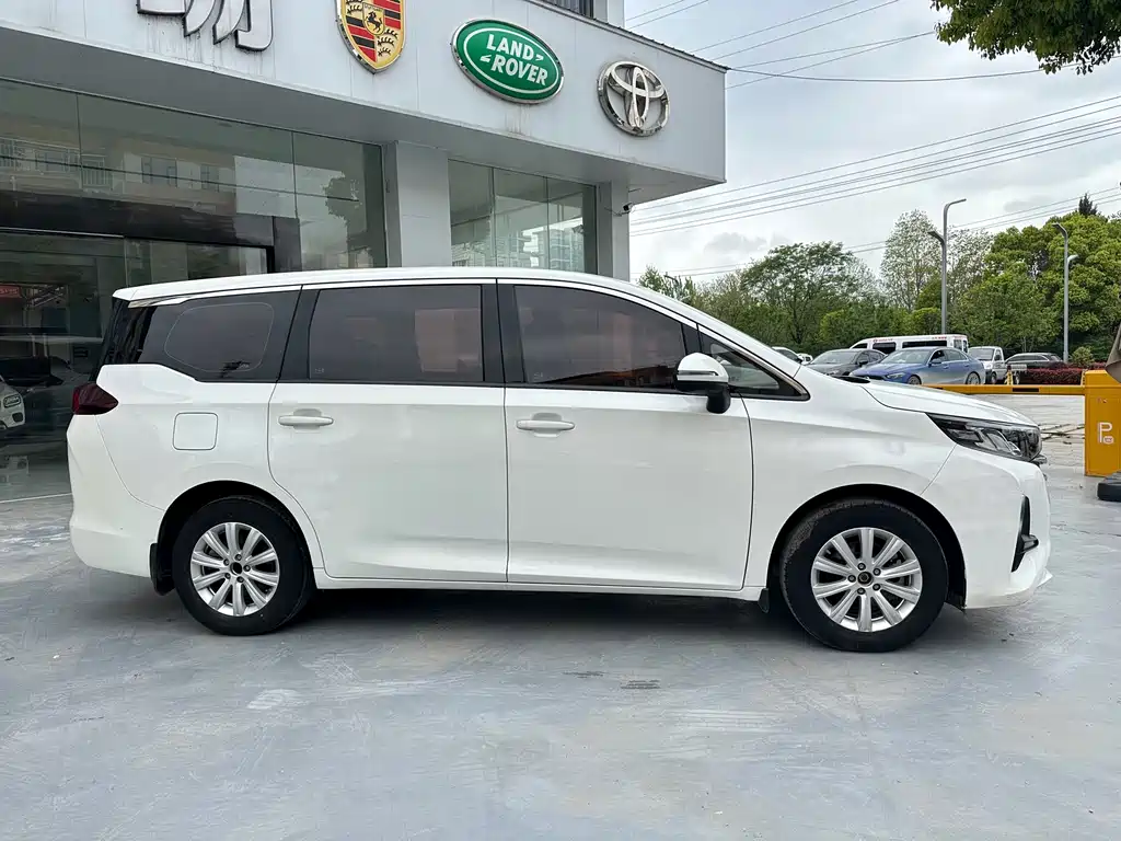 GAC Motor Trumpchi M6 2020 — фото 3