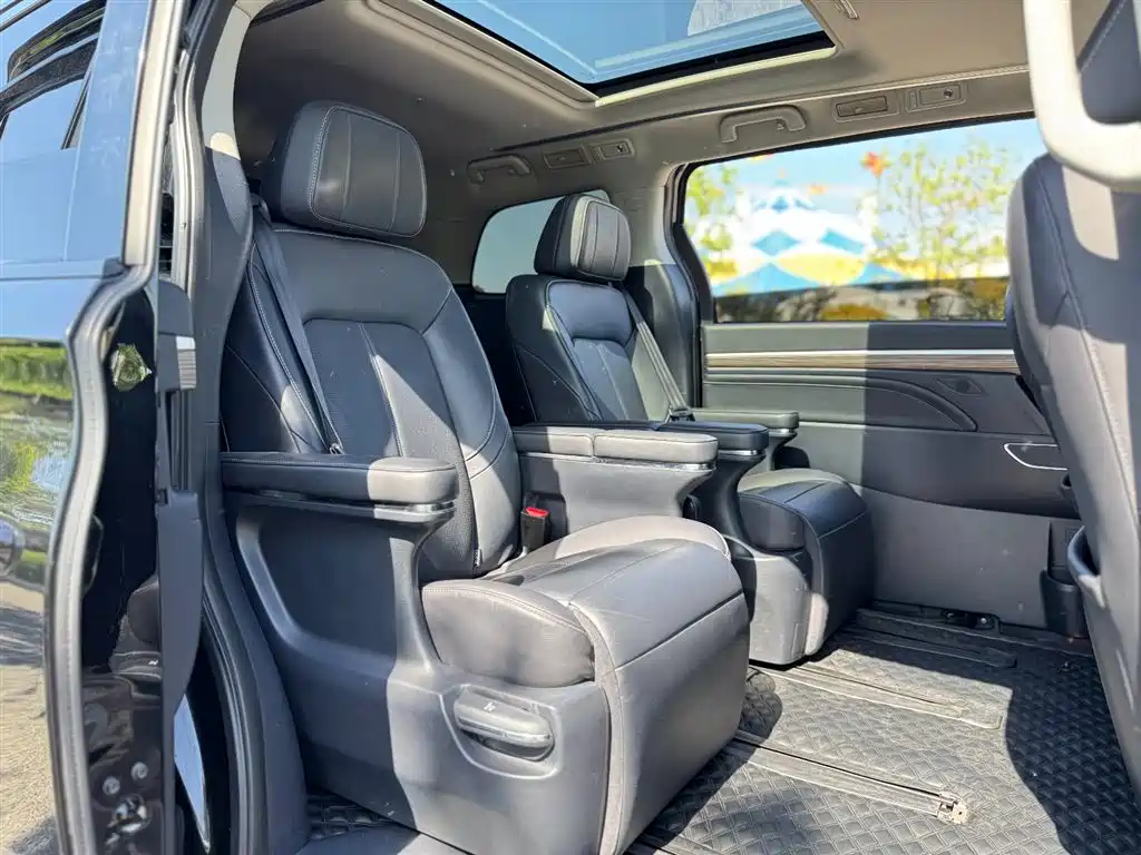 GAC Motor Trumpchi M8 2021 — фото 10