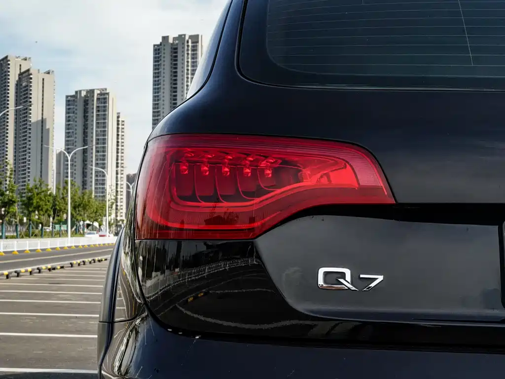Audi Q7 2015 — фото 8