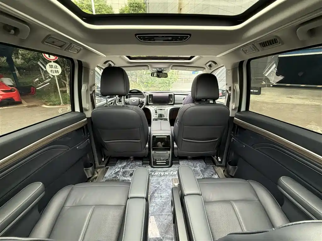GAC Motor Trumpchi M8 2022 — фото 8