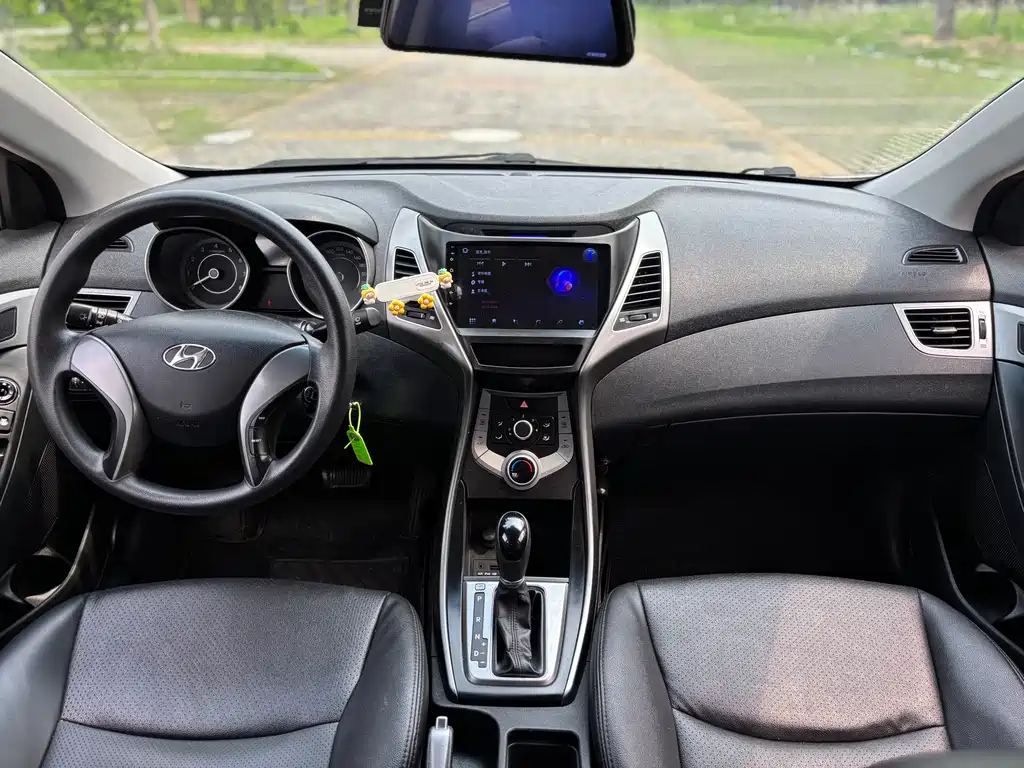 Hyundai Elantra Langdong 2016 — фото 15