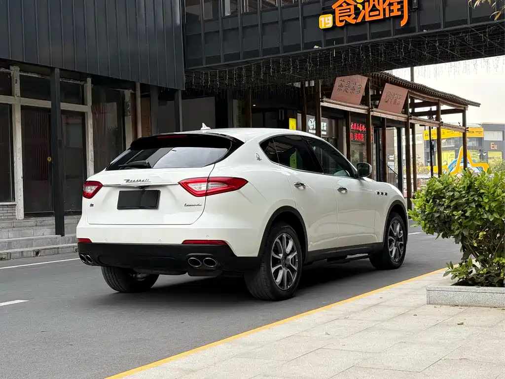 Maserati Levante 2020 — фото 17