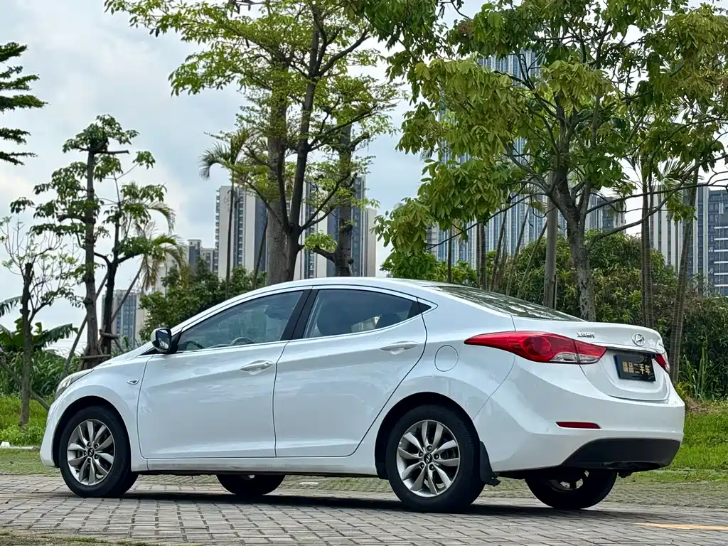 Hyundai Elantra Langdong 2016 — фото 8