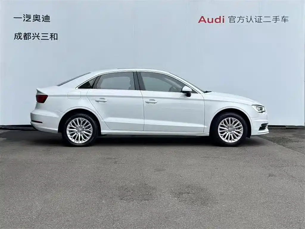 Audi A3 2015 — фото 2