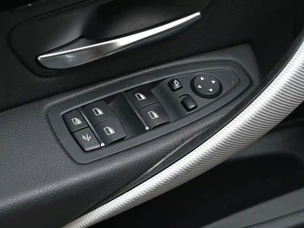 BMW 3 Series GT 2018 — фото 17