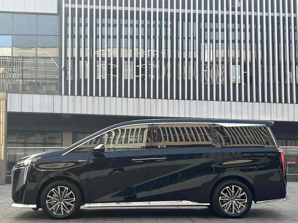 GAC Trumpchi M8 2023 — фото 3