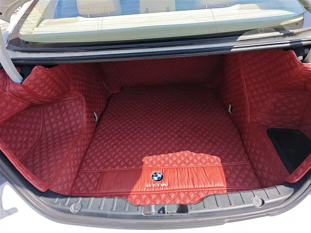 BMW 5 Series 2011 — фото 16