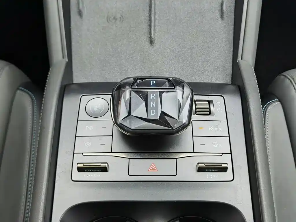 BYD Qin L 2025 — фото 13