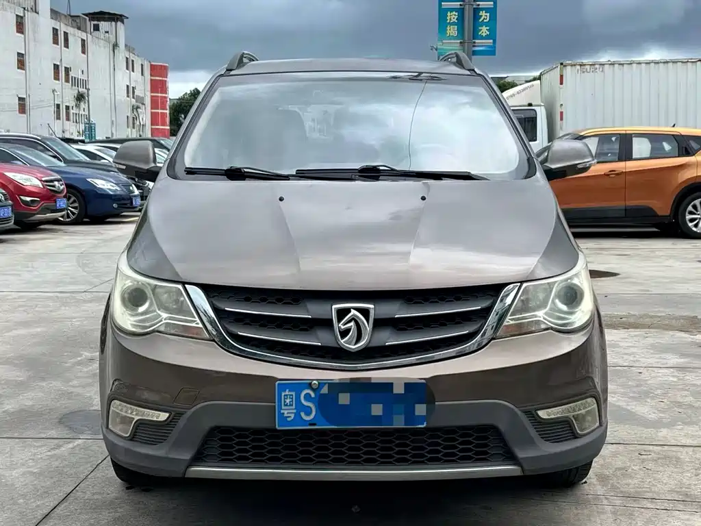 Baojun 730 2015