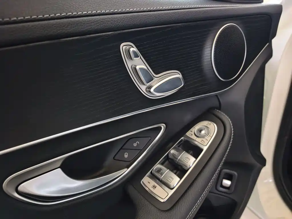 Mercedes-Benz C-Class 2021