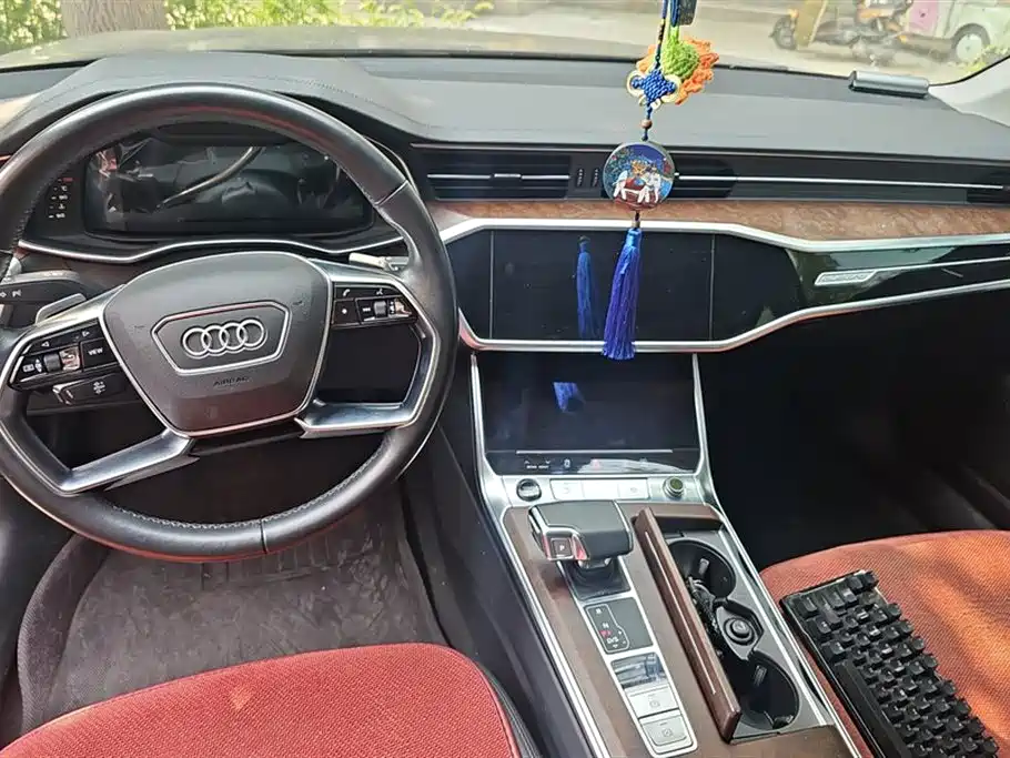 Audi A6 2021 — фото 12