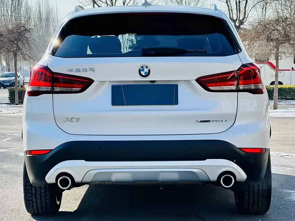 BMW X1 2022 — фото 8