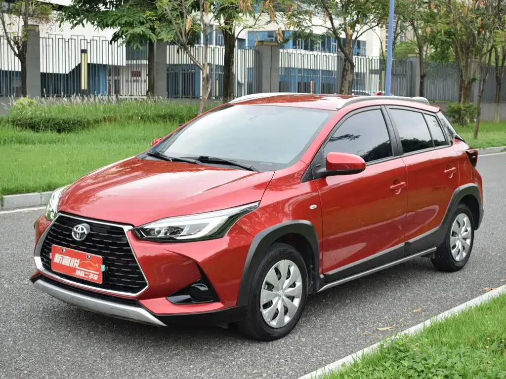 Toyota Yaris L 2021 — фото 1