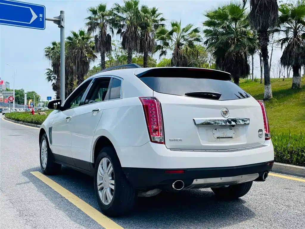 Cadillac SRX 2015 — фото 6